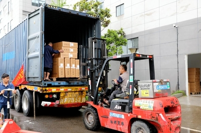 又一突破！首批‘瀘州造’自行車(chē)通過(guò)跨境電商出口發(fā)運(yùn)
